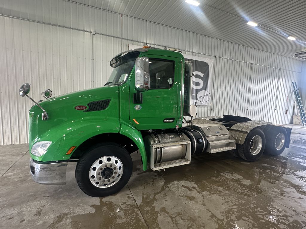 2019 PETERBILT 579 Base - 1