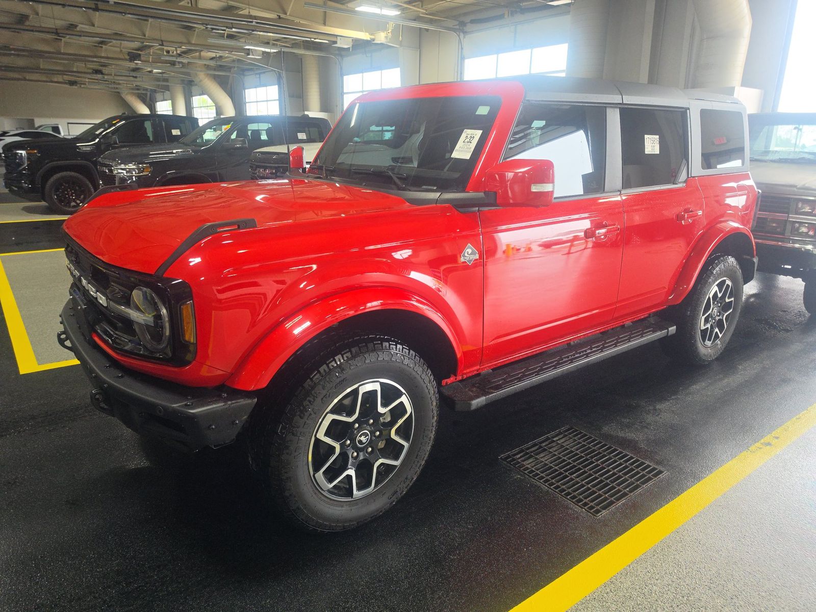 2024 FORD BRONCO OUTER Banks - 1