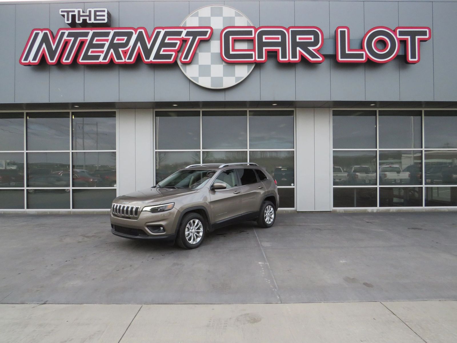 2019 JEEP CHEROKEE Latitude - 1