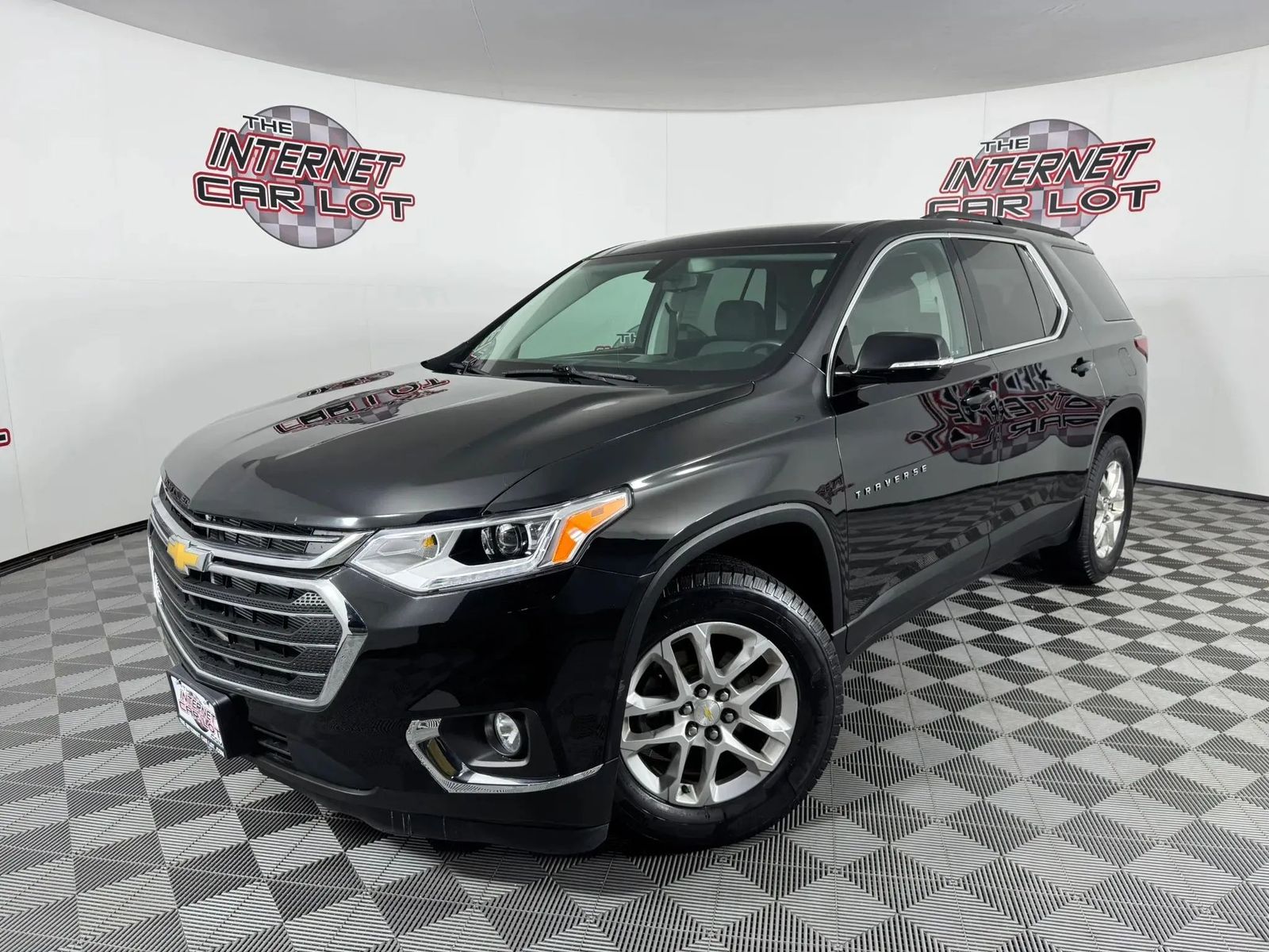 2020 CHEVROLET TRAVERSE LT - 1
