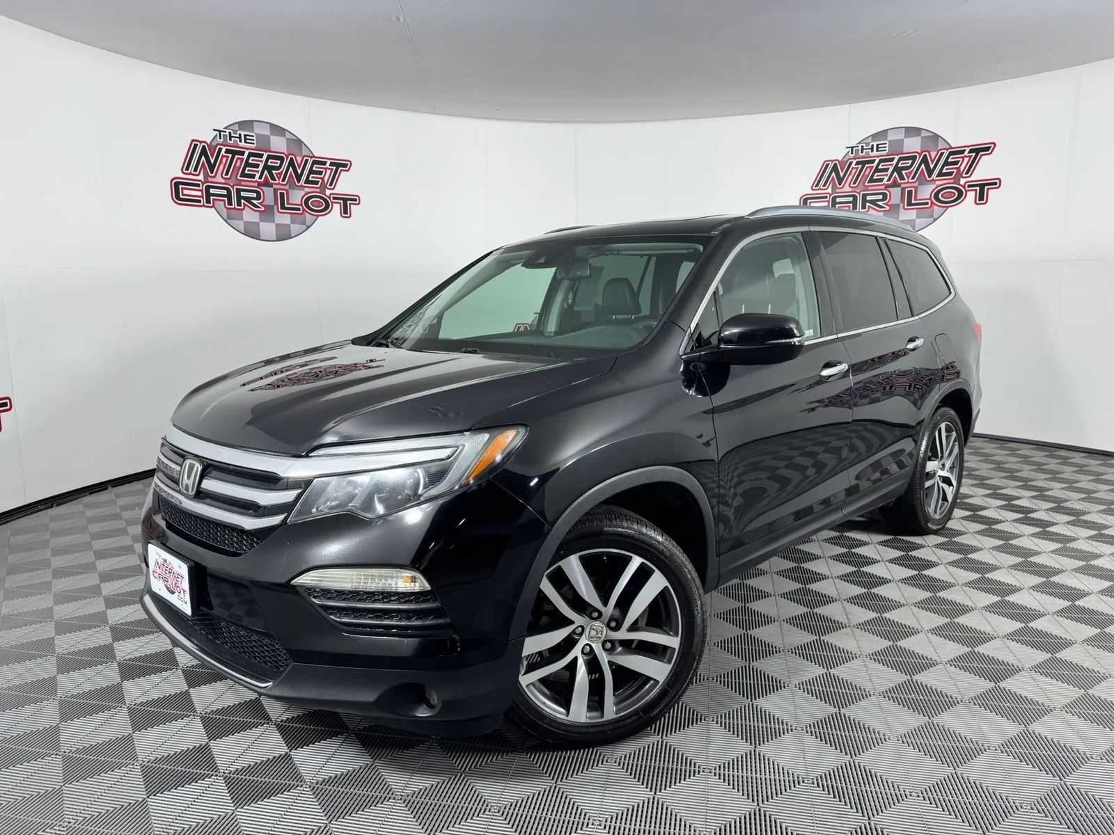 2018 HONDA PILOT Touring - 1