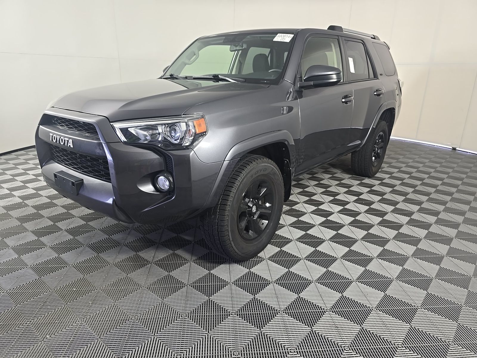 2019 TOYOTA 4RUNNER SR5 - 1