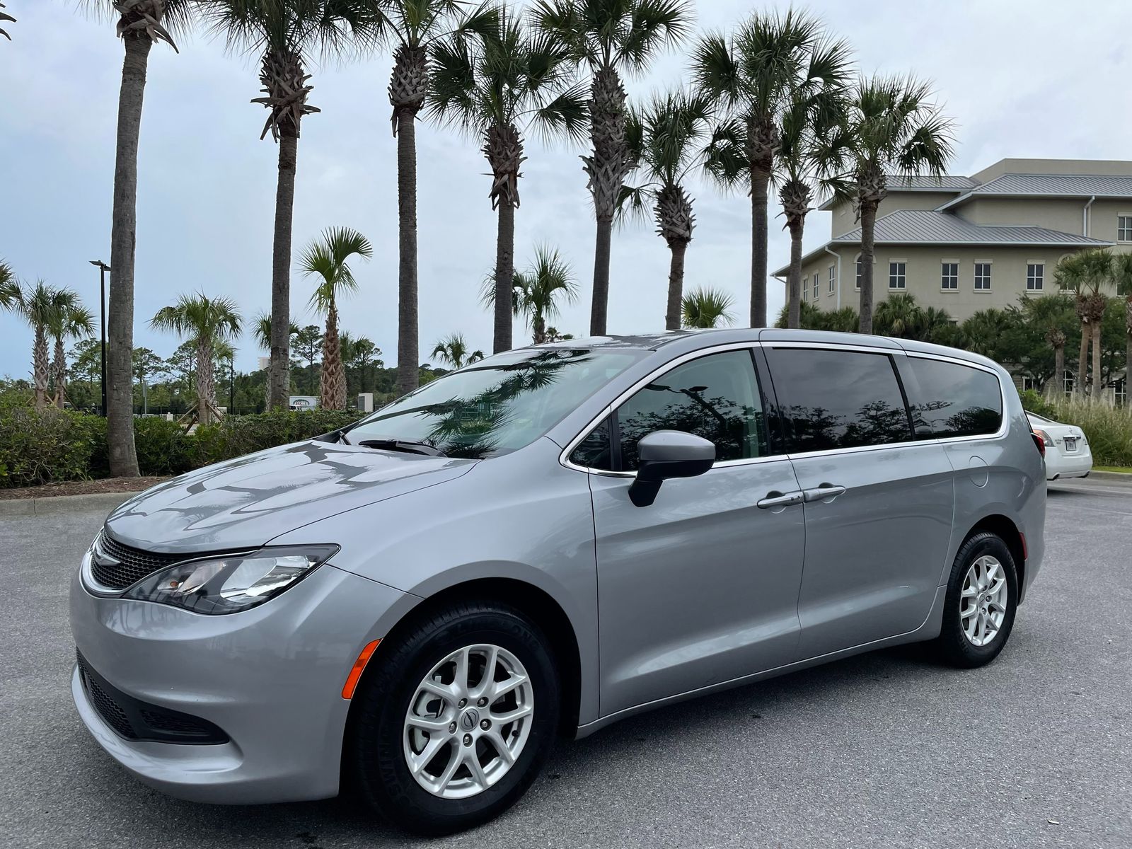 2021 CHRYSLER VOYAGER LX - 1