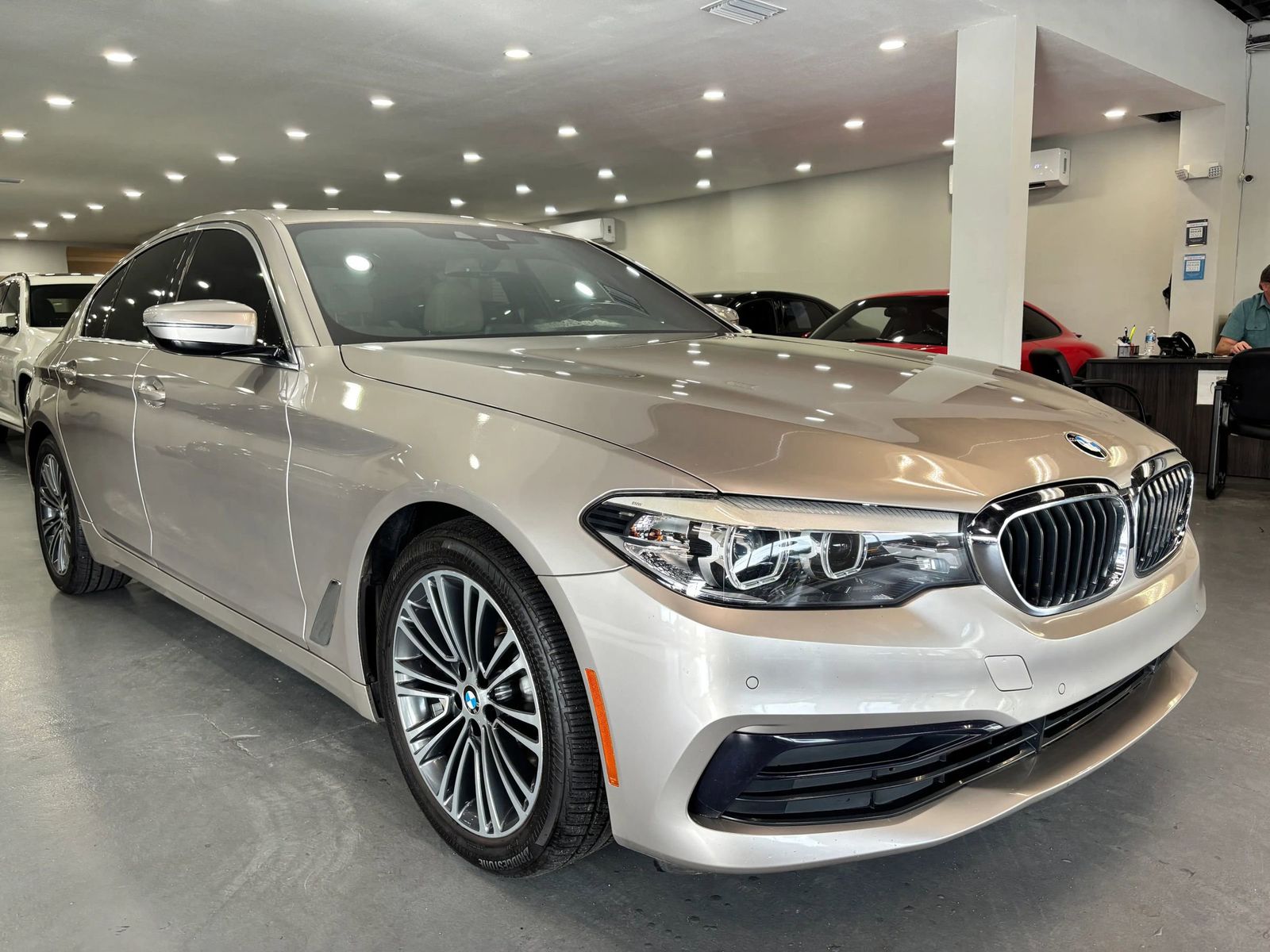 2019 BMW 5 SERIES 530i - 1