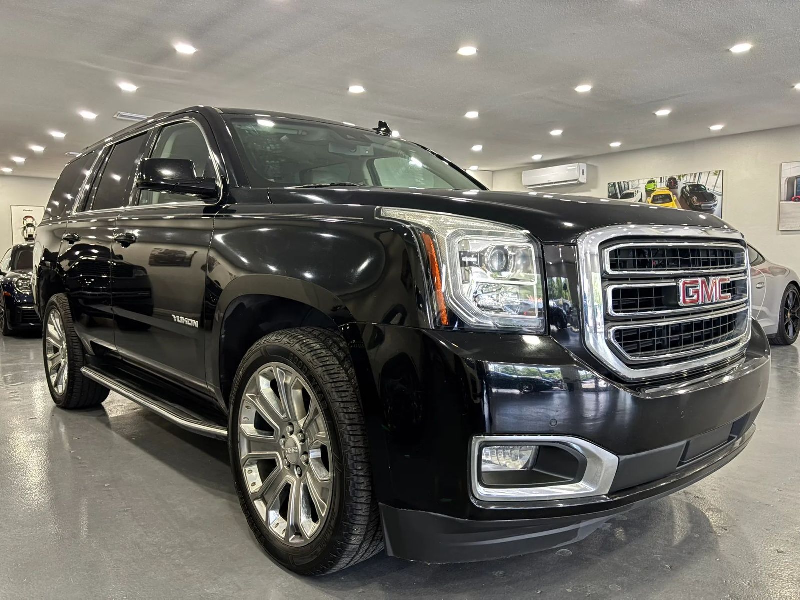 2019 GMC YUKON SLT - 1