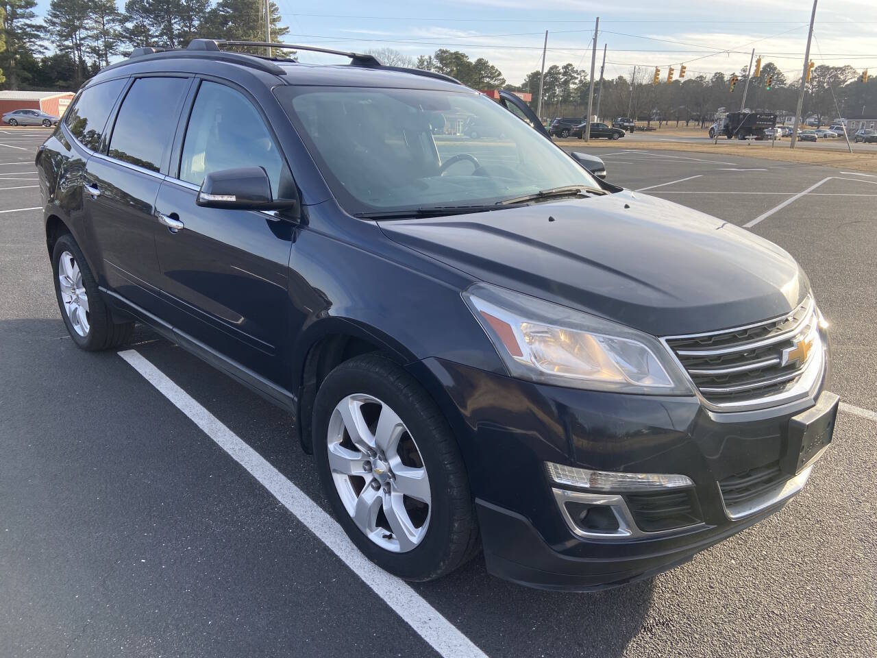 2017 CHEVROLET TRAVERSE LT - 1