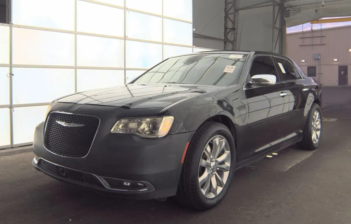 2019 CHRYSLER 300 Limited - 1