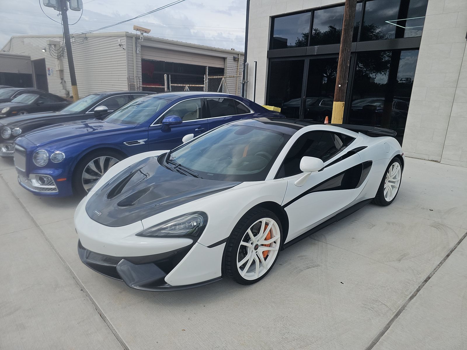 2018 MCLAREN 570 S - 1