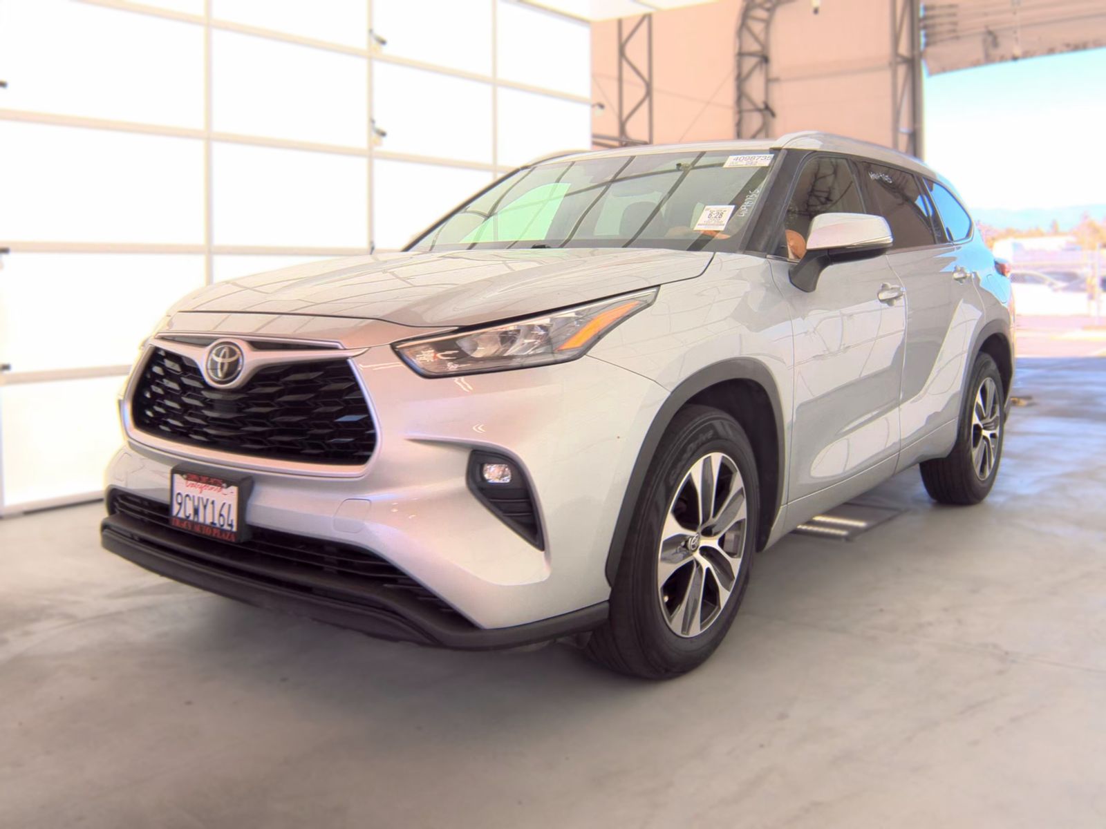 2020 TOYOTA HIGHLANDER XLE - 1