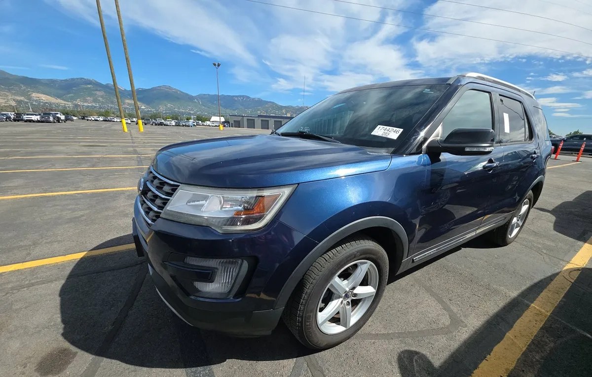 2017 FORD EXPLORER XLT - 1