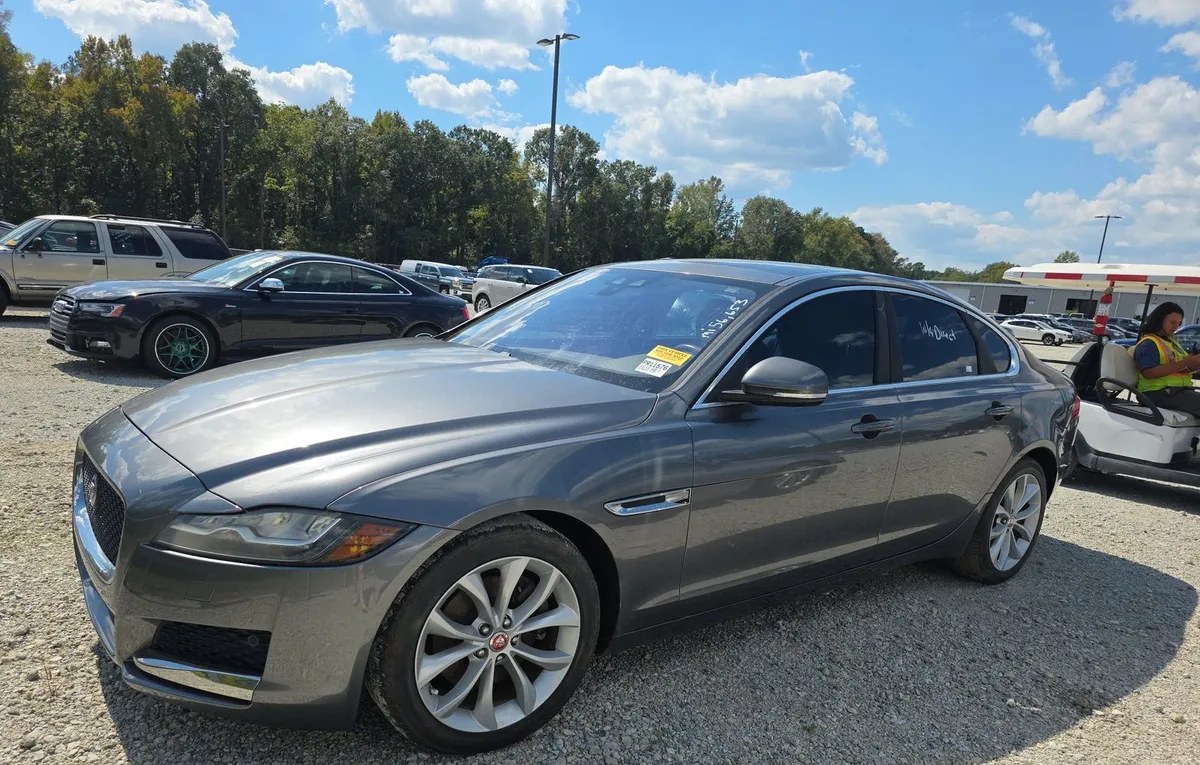 2017 JAGUAR XF 20D Premium - 1