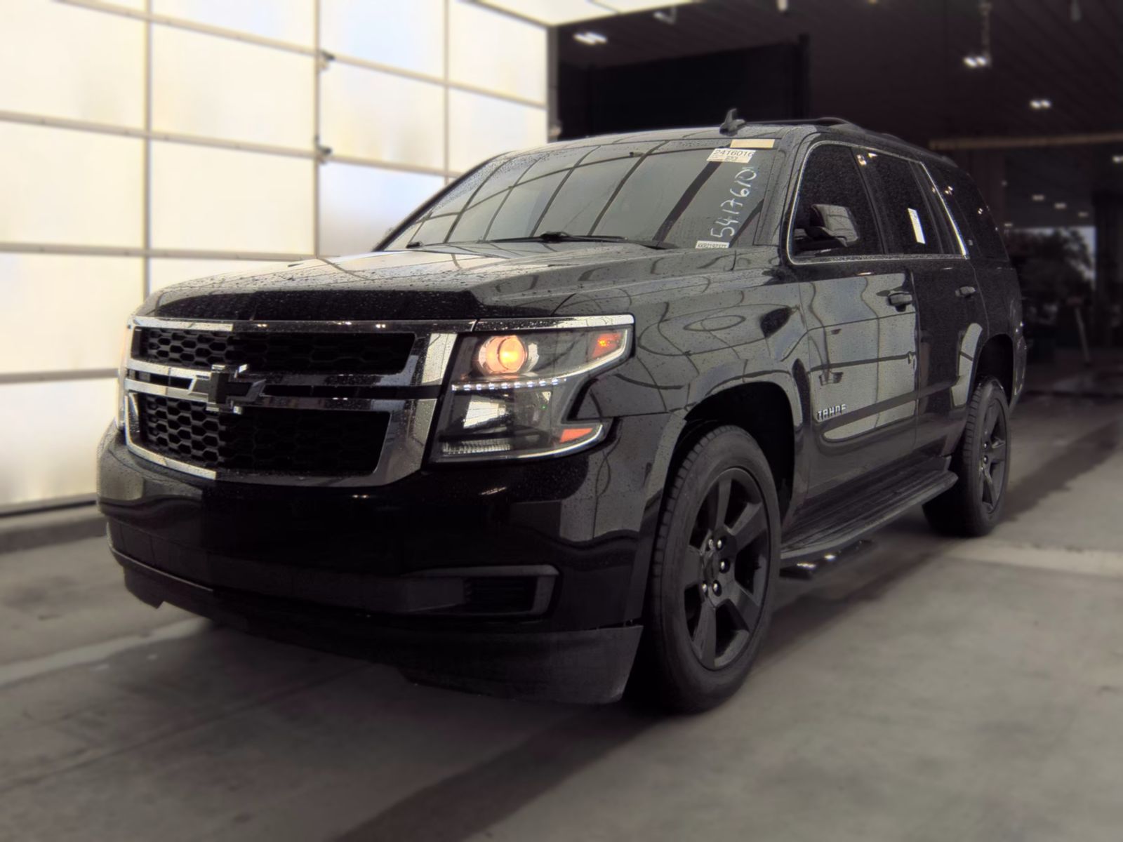 2019 CHEVROLET TAHOE LT - 1