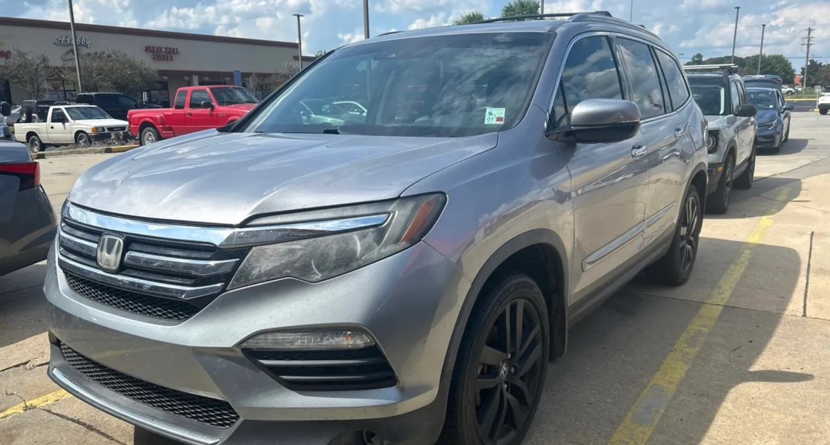 2017 HONDA PILOT Touring - 1