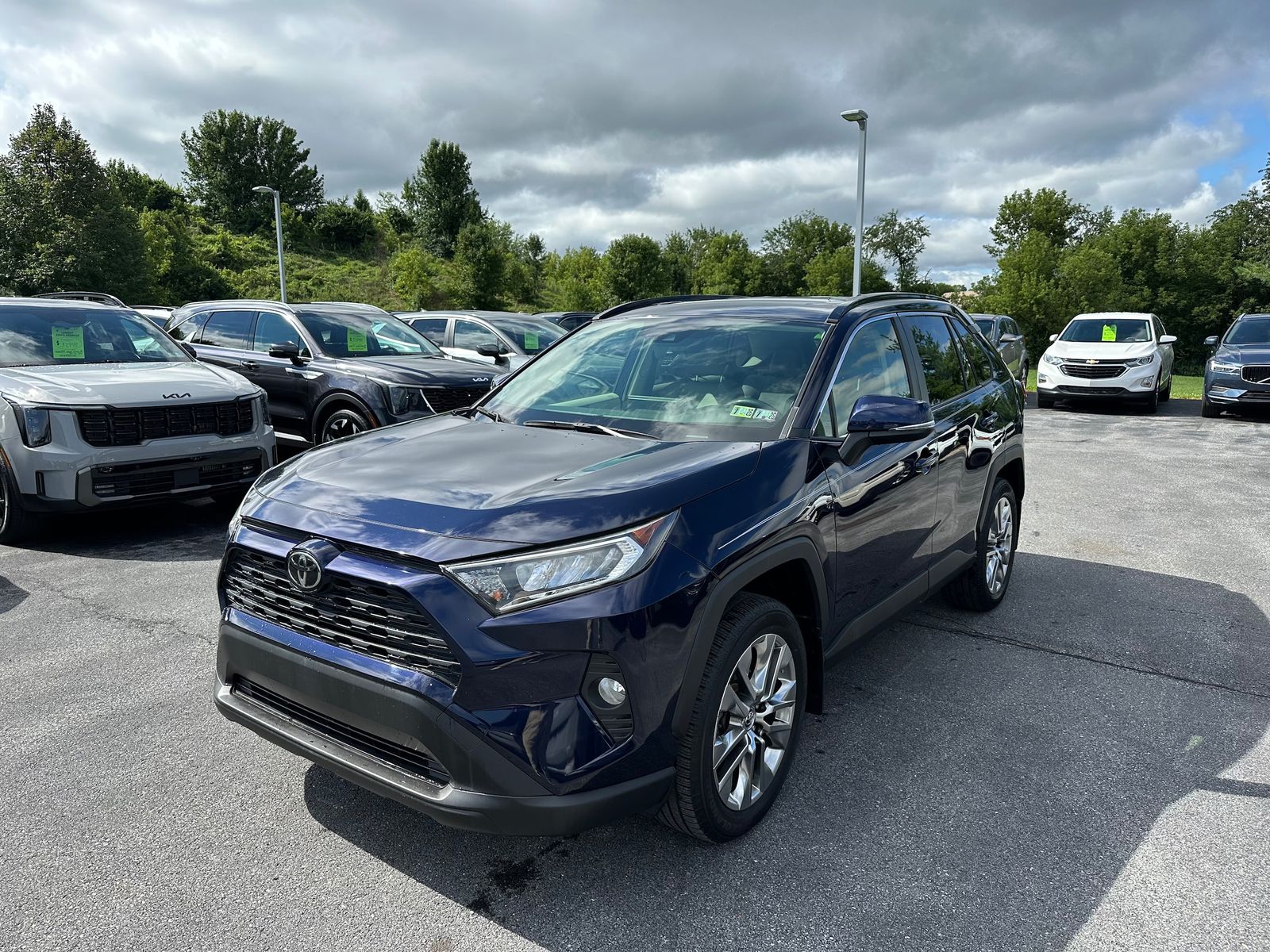 2019 TOYOTA RAV4 XLE Premium - 1