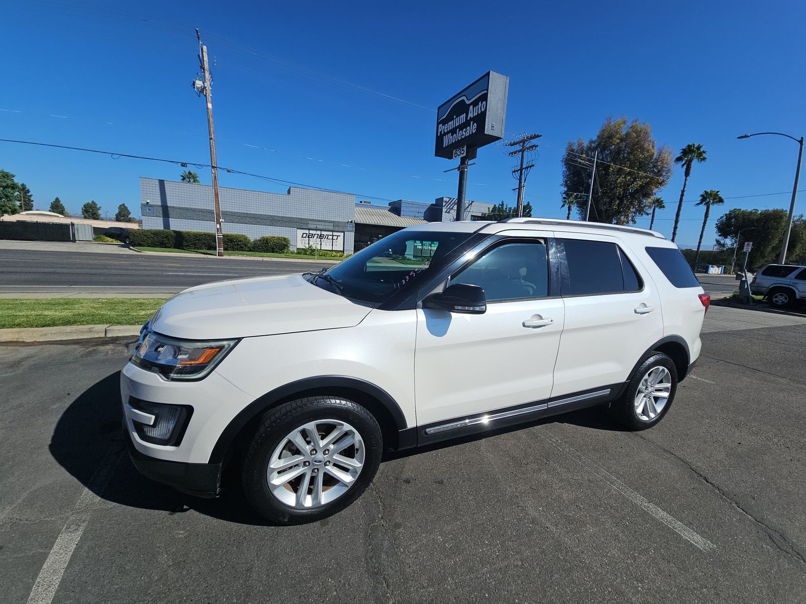 2017 FORD EXPLORER XLT - 1