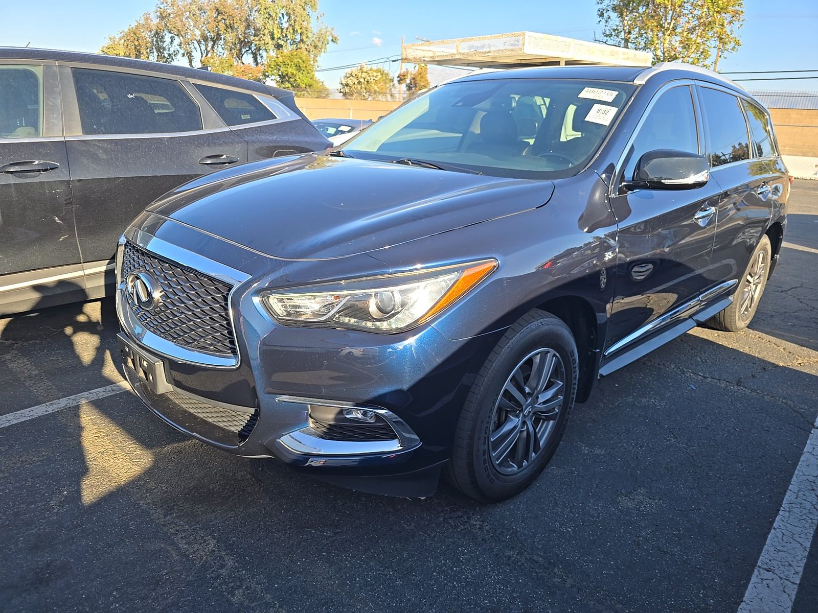 2019 INFINITI QX60 LUXE - 1