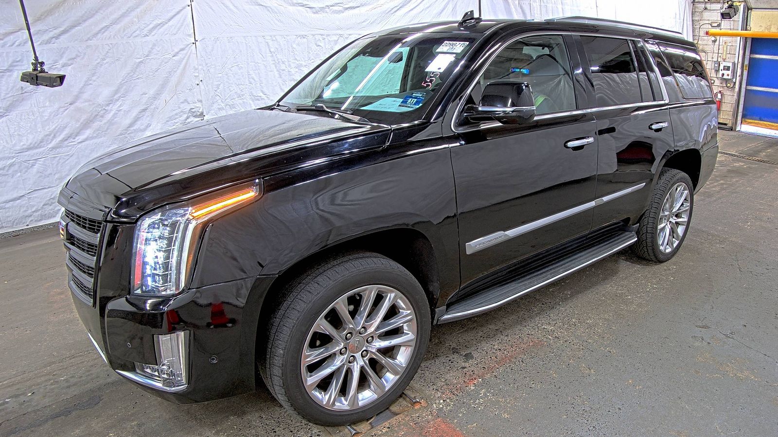 2019 CADILLAC ESCALADE Luxury - 1