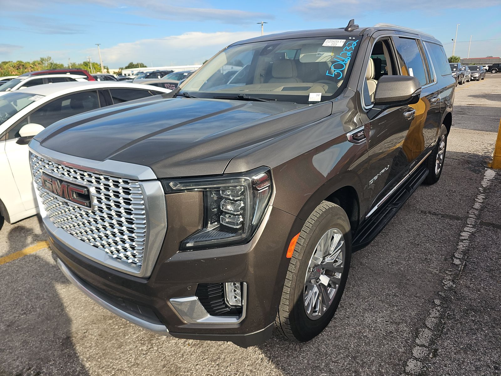 2021 GMC YUKON XL Denali - 1