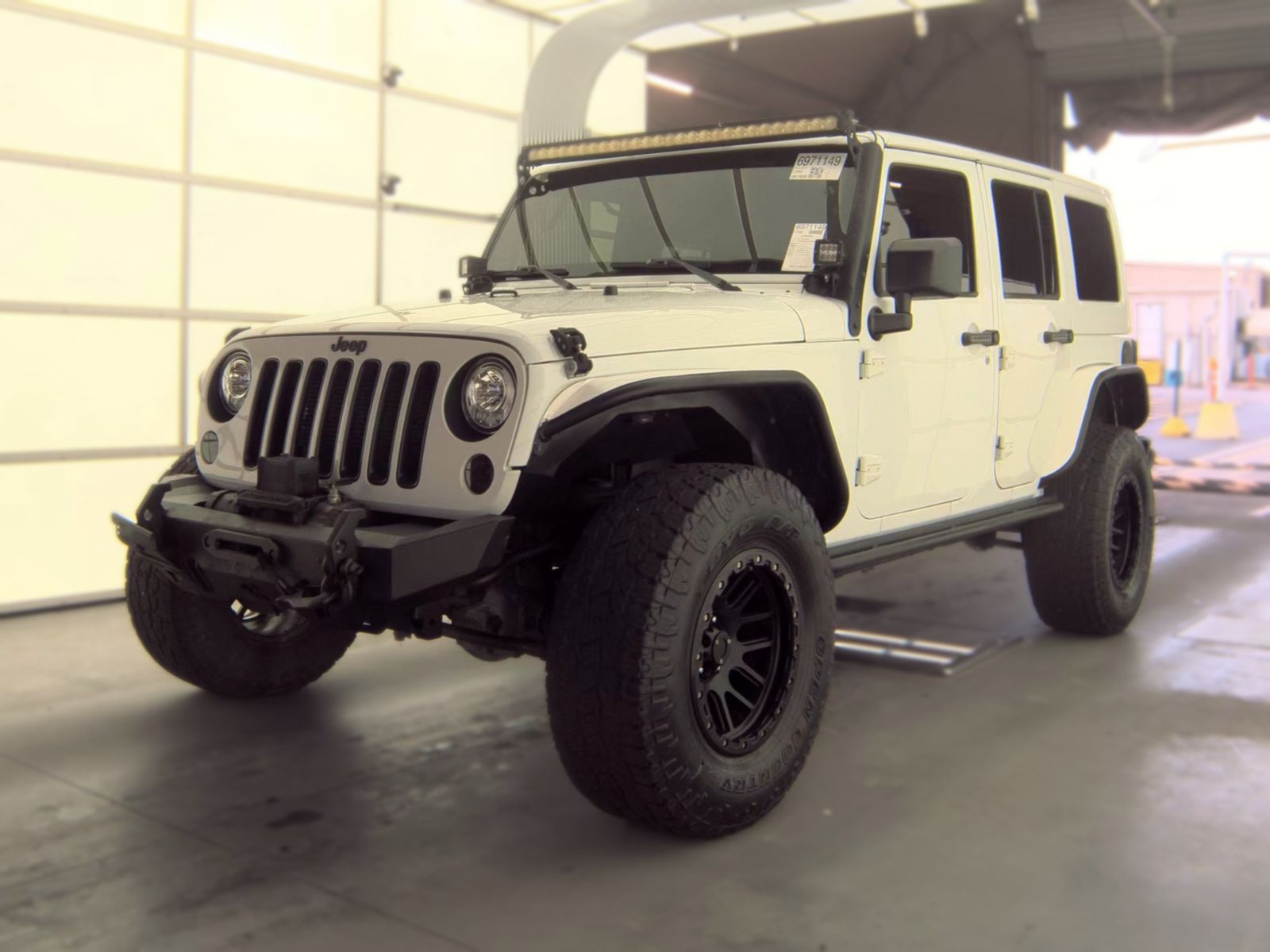2017 JEEP WRANGLER UNLIMITED SAHARA WINTER Edition - 1