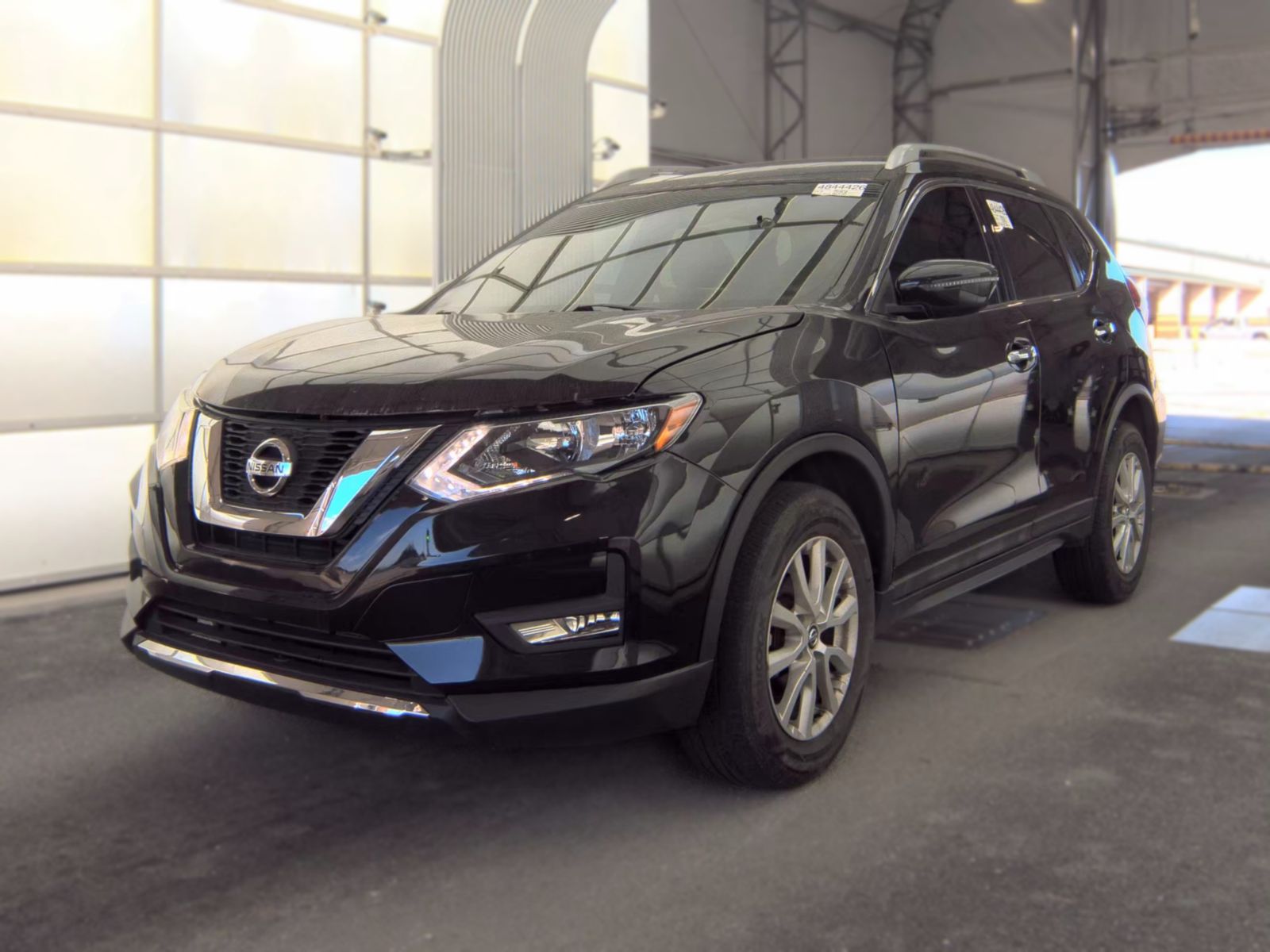 2017 NISSAN ROGUE SV - 1