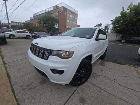 2017 JEEP GRAND CHEROKEE LAREDO ALTITUDE Edition - 1