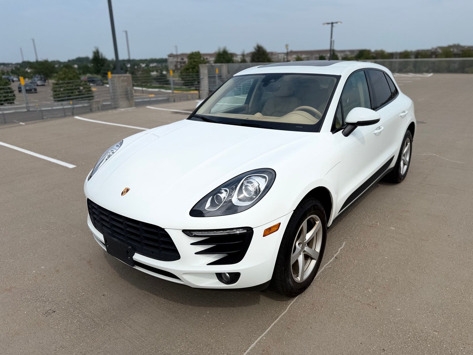 2017 PORSCHE MACAN Base - 1