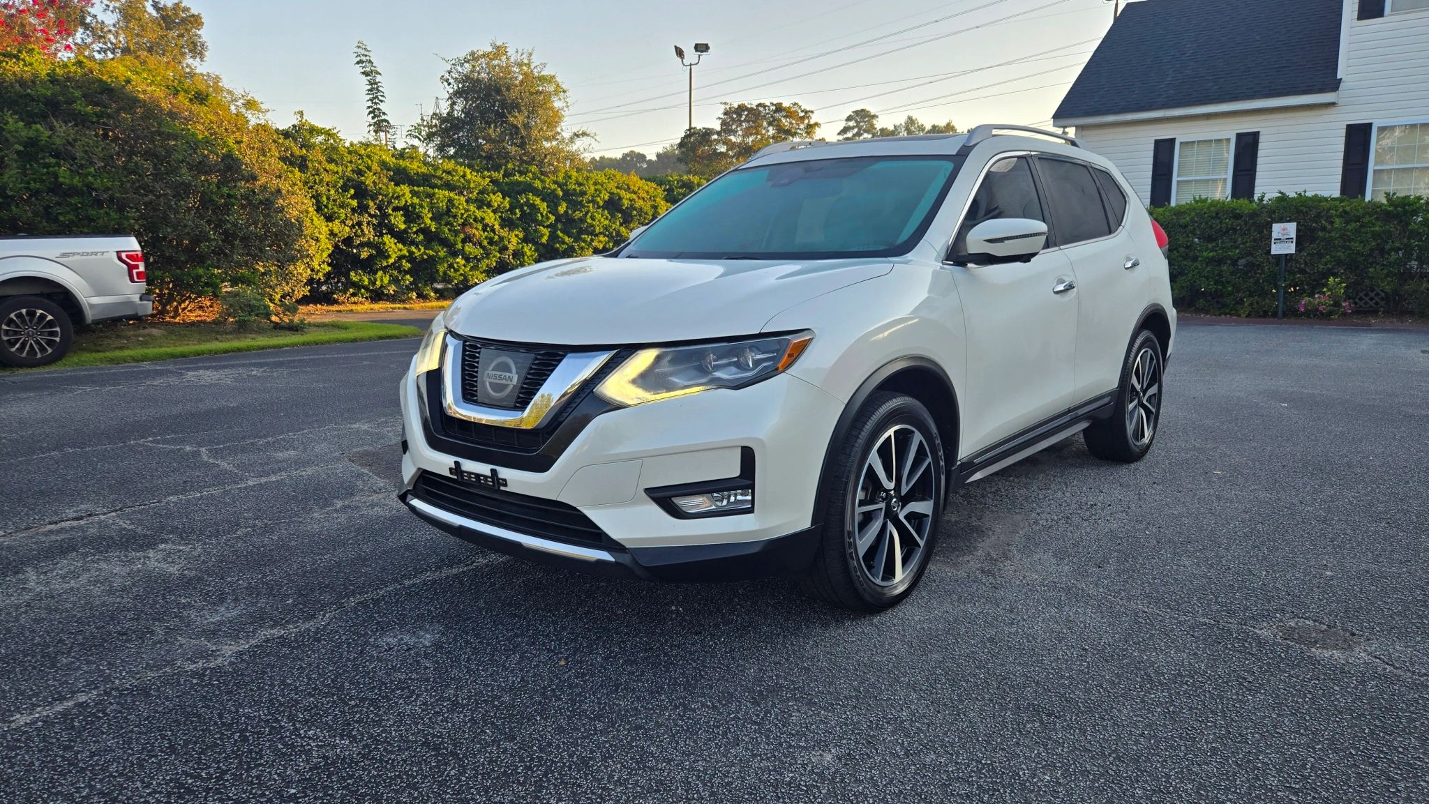 2017 NISSAN ROGUE SL - 1