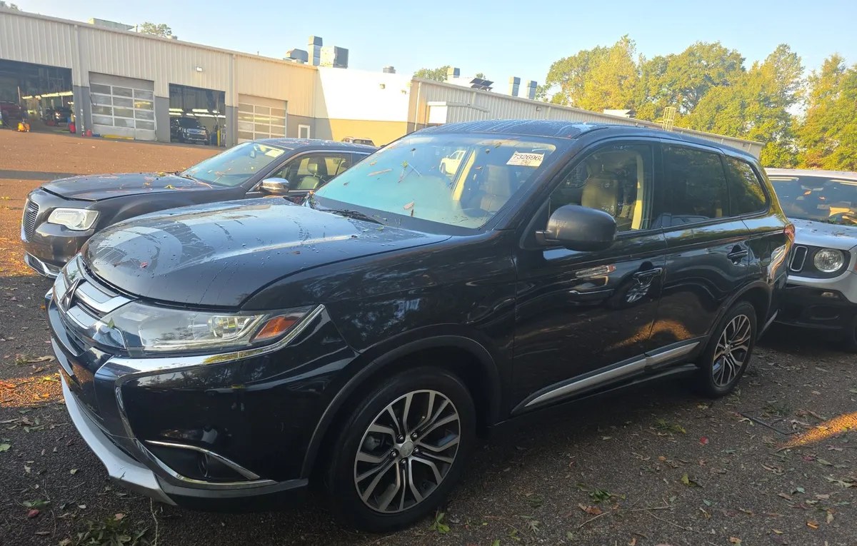 2017 MITSUBISHI OUTLANDER ES - 1