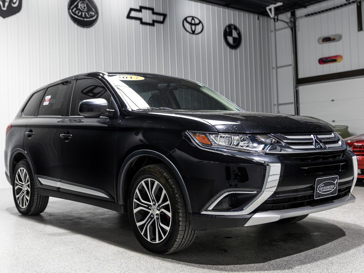 2017 MITSUBISHI OUTLANDER ES - 1
