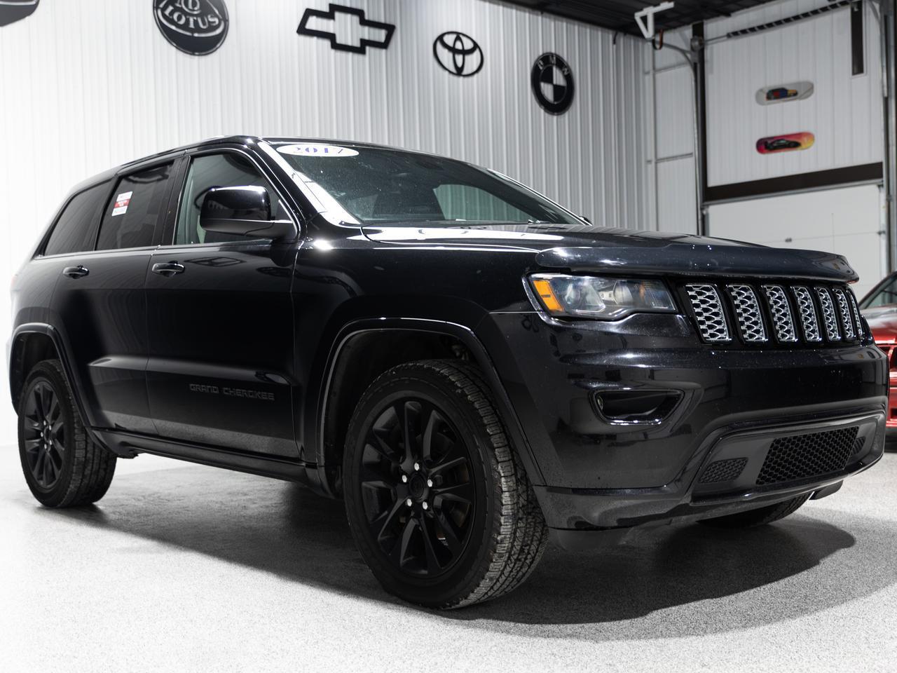 2017 JEEP GRAND CHEROKEE LAREDO ALTITUDE Edition - 1