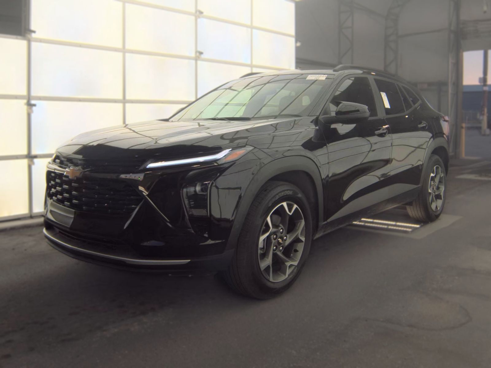 2025 CHEVROLET TRAX LT - 1