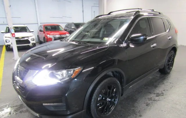2017 NISSAN ROGUE SV - 1