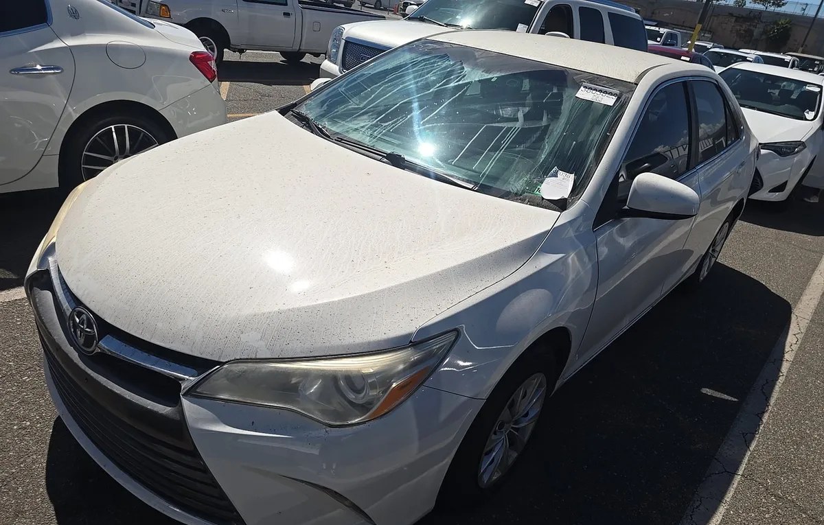 2017 TOYOTA CAMRY LE - 1