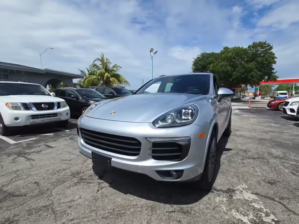 2017 PORSCHE CAYENNE PLATINUM Edition - 1