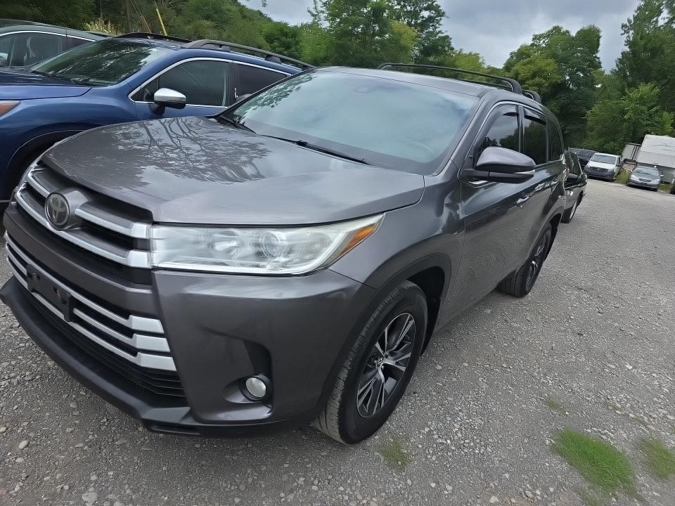 2017 TOYOTA HIGHLANDER LE Plus - 1