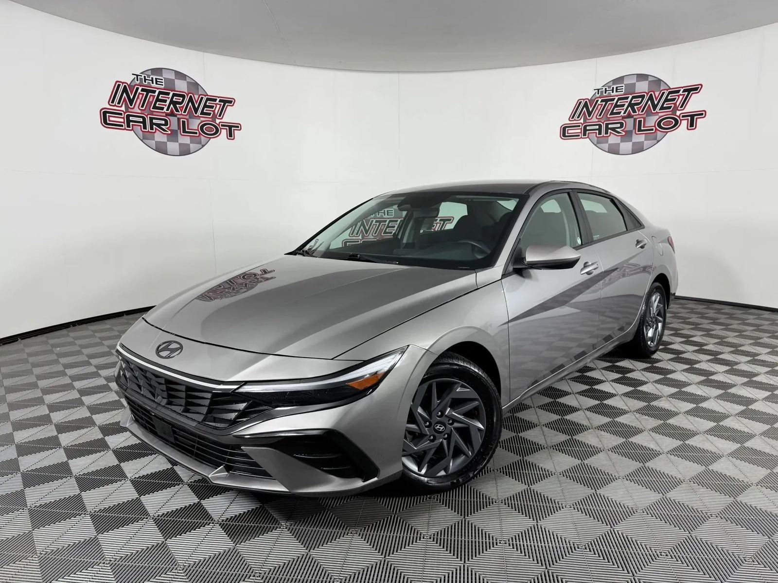 2024 HYUNDAI ELANTRA SEL - 1