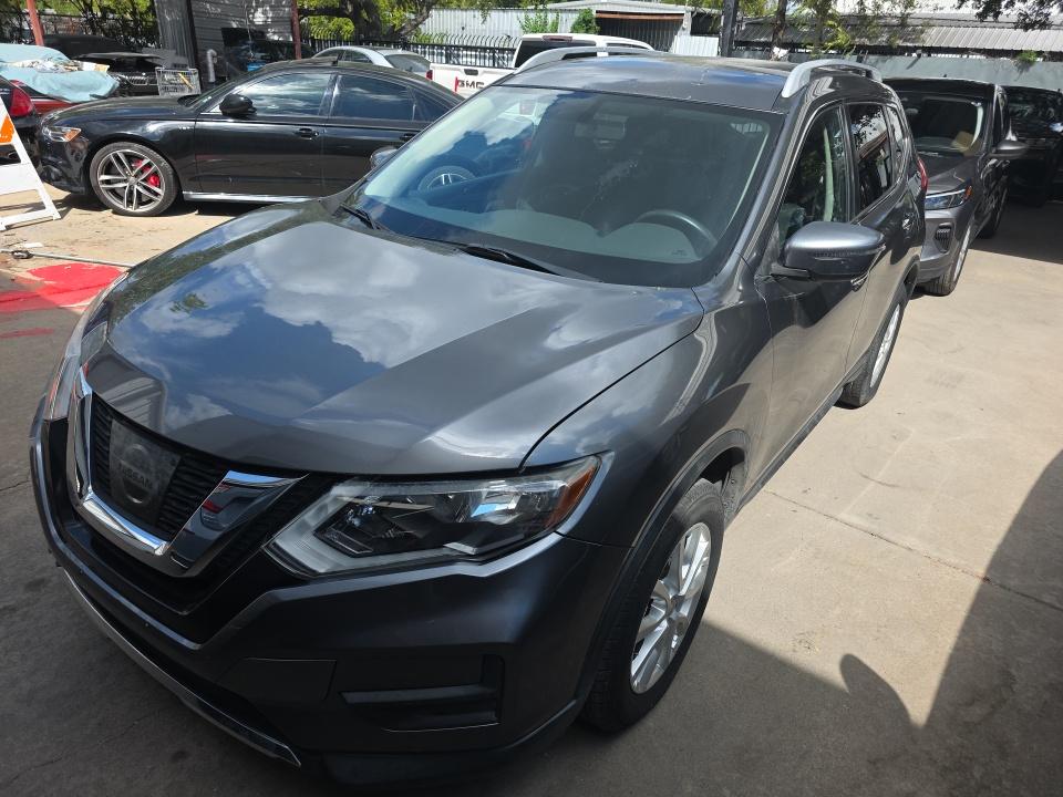 2017 NISSAN ROGUE SV - 1