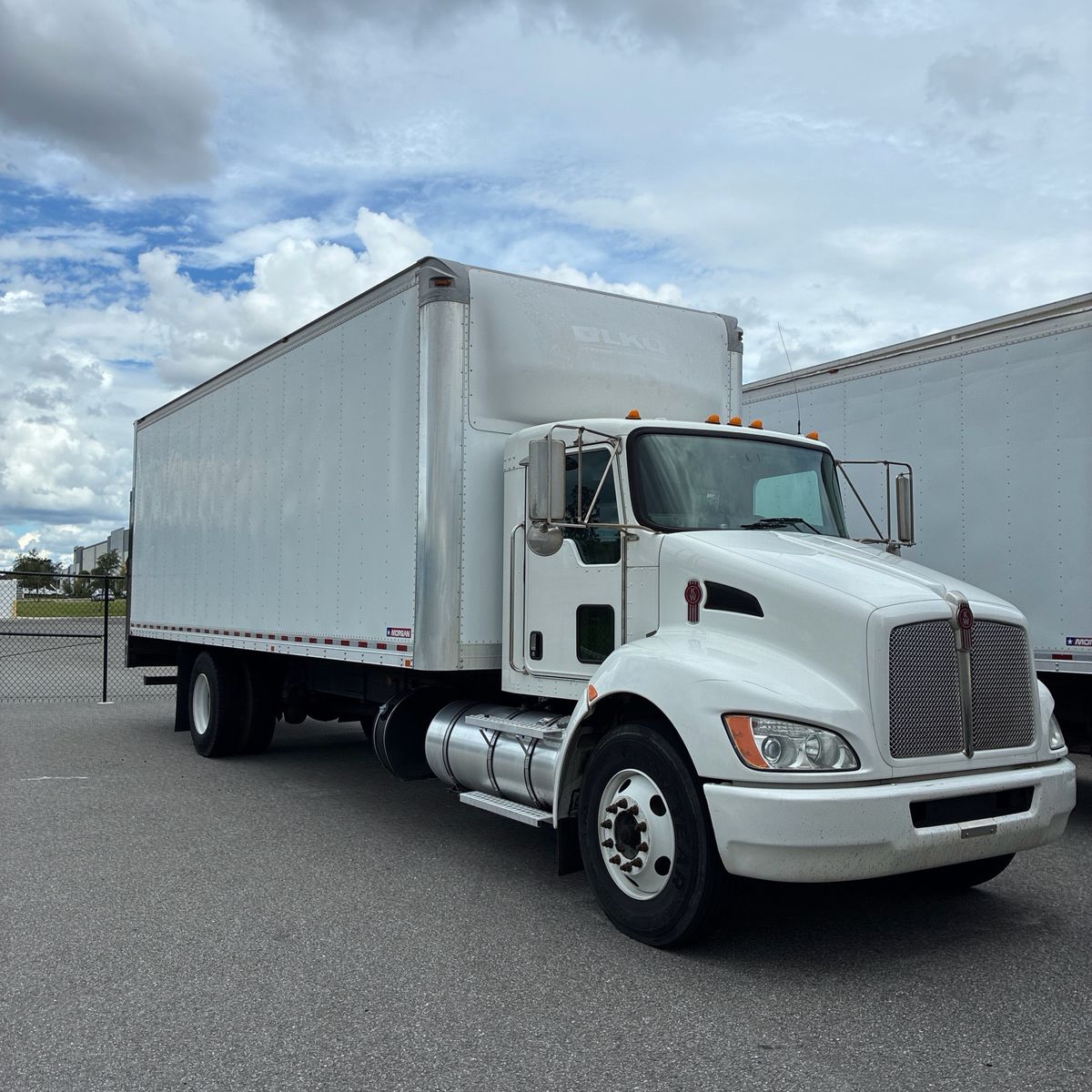 2017 KENWORTH CONSTRUCTION T270 - 1
