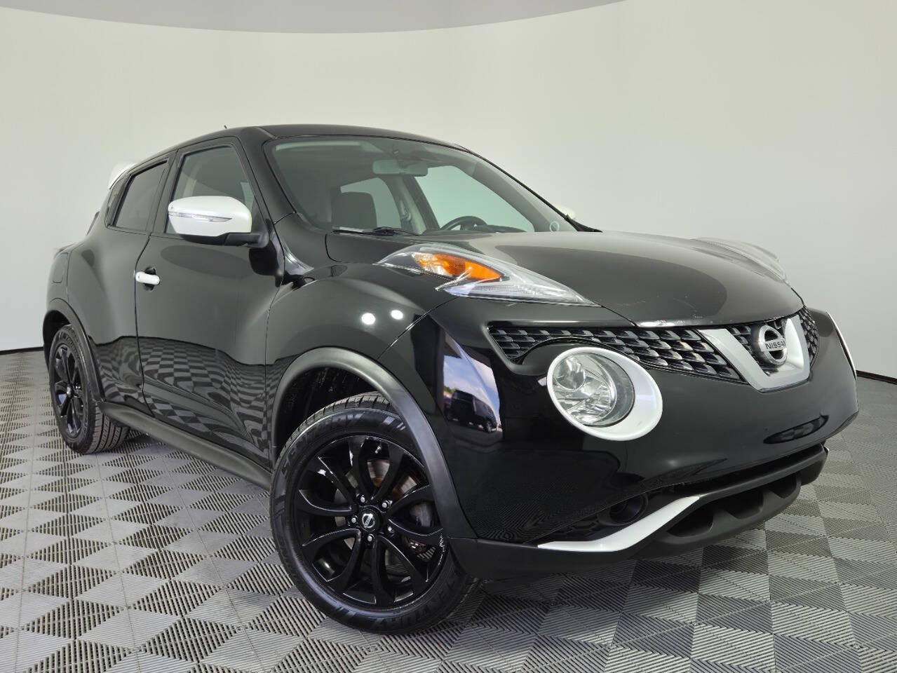 2017 NISSAN JUKE SV - 1