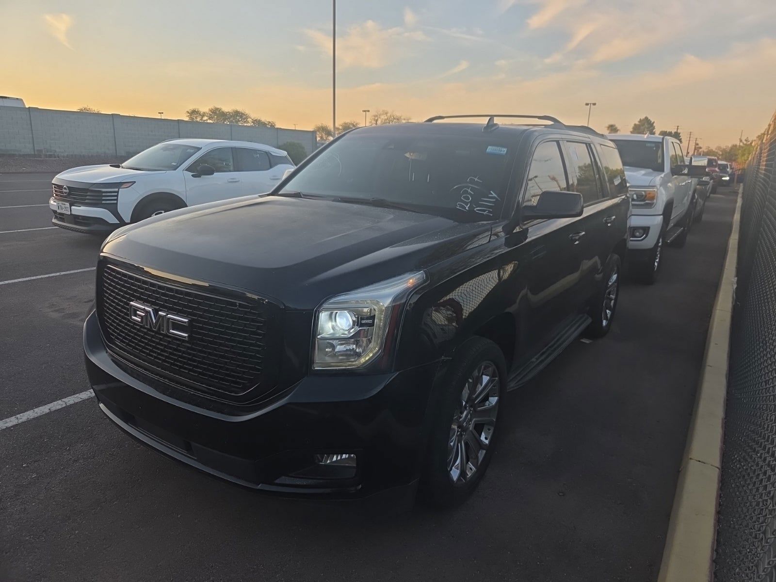 2017 GMC YUKON SLT - 1