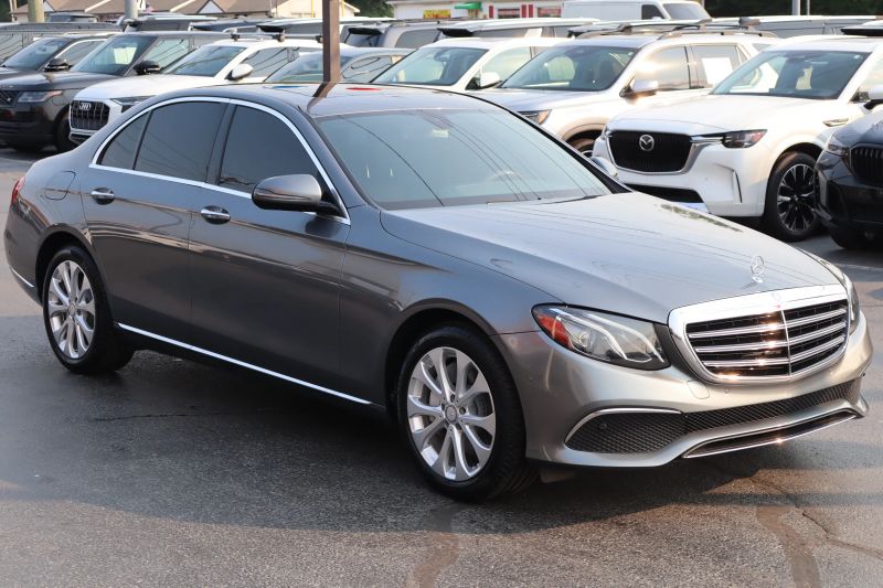 2017 MERCEDES-BENZ E-CLASS E 300 Luxury - 1