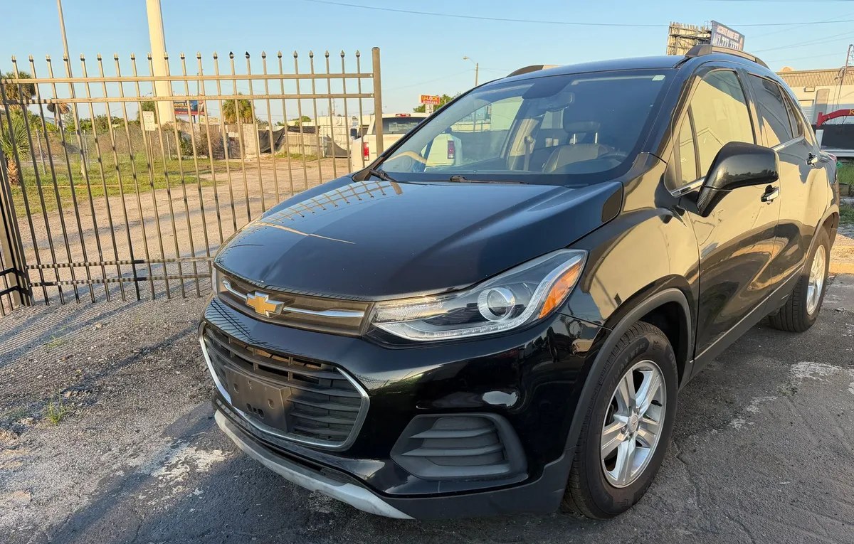 2019 CHEVROLET TRAX LT - 1