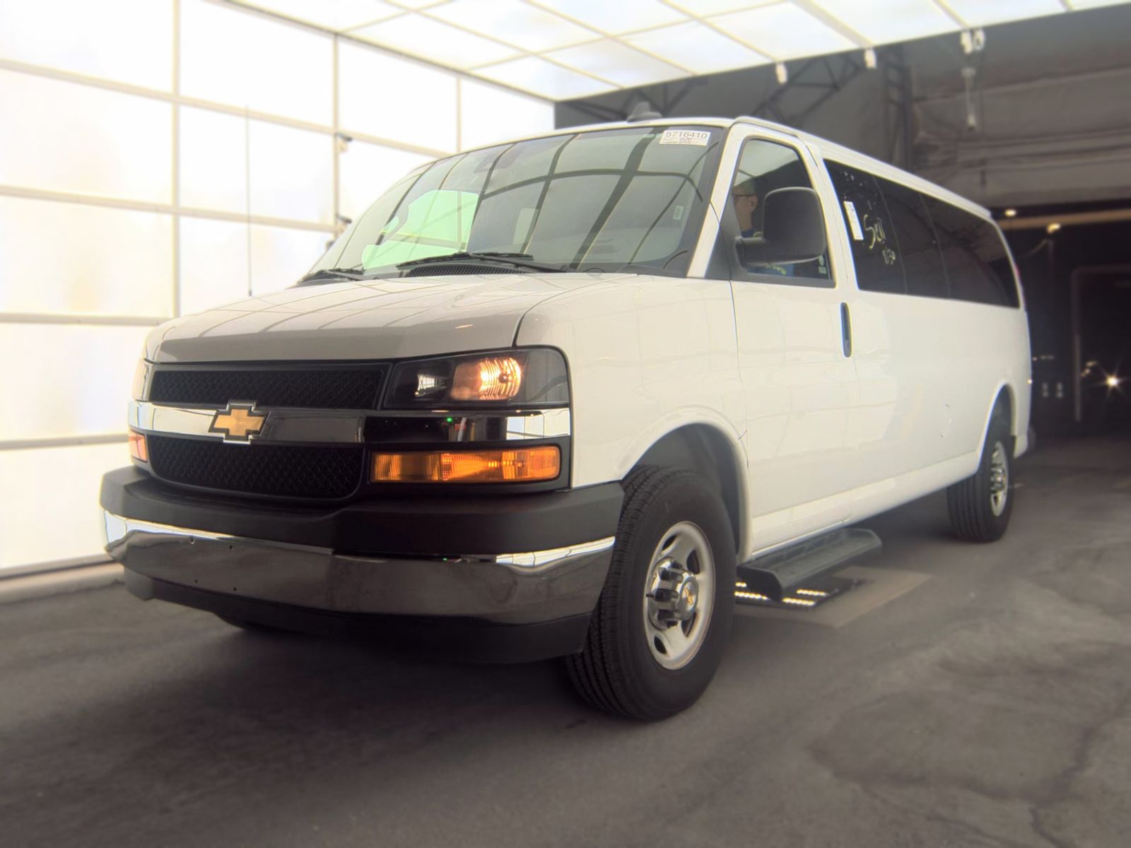 2025 CHEVROLET EXPRESS 3500 LT - 1
