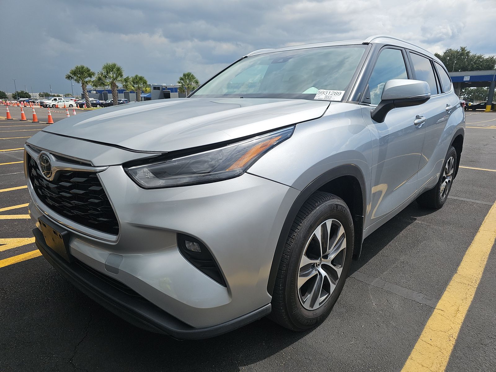 2023 TOYOTA HIGHLANDER XLE - 1