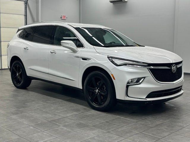 2024 BUICK ENCLAVE Essence - 1