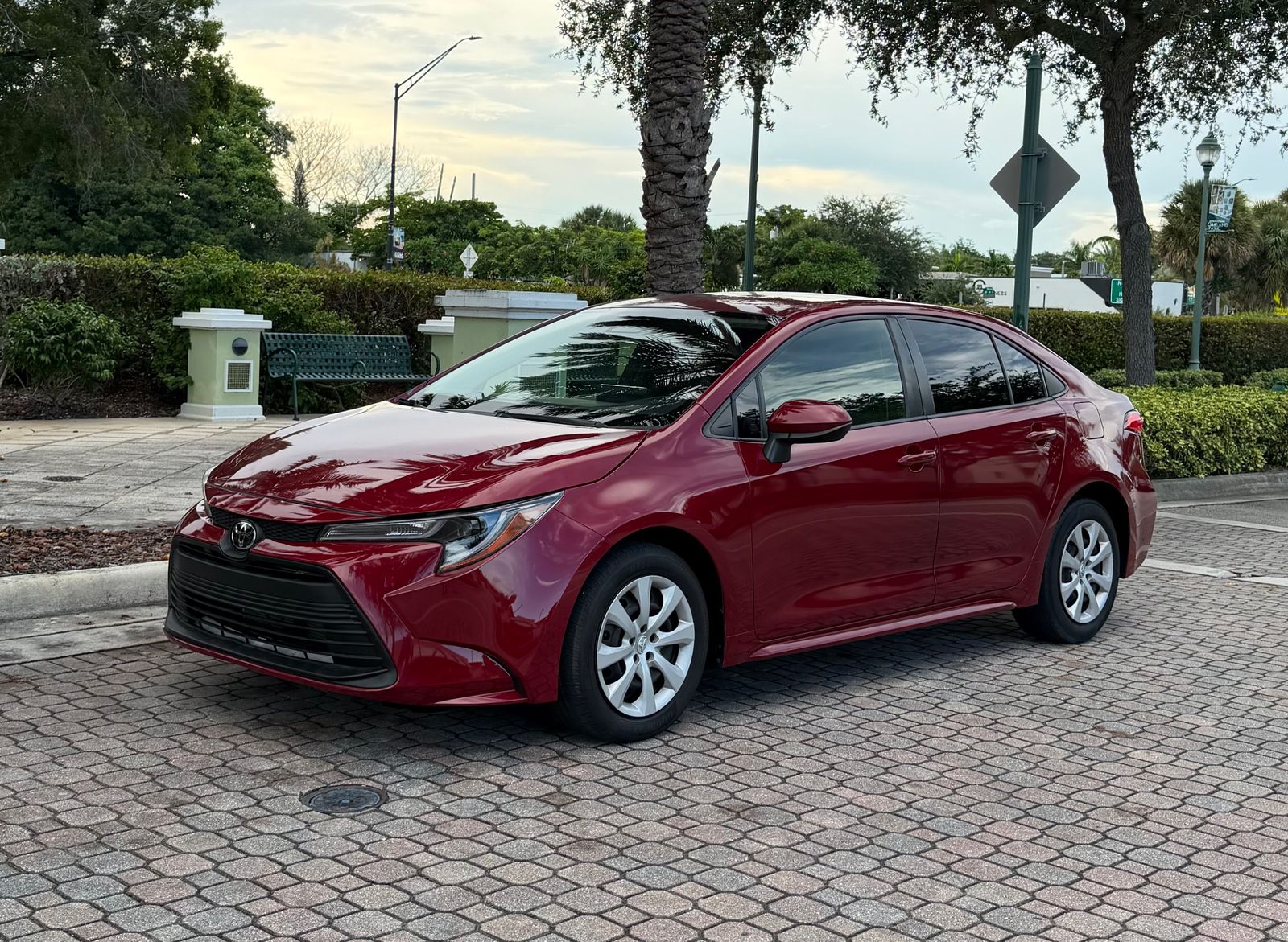 2023 TOYOTA COROLLA LE - 1