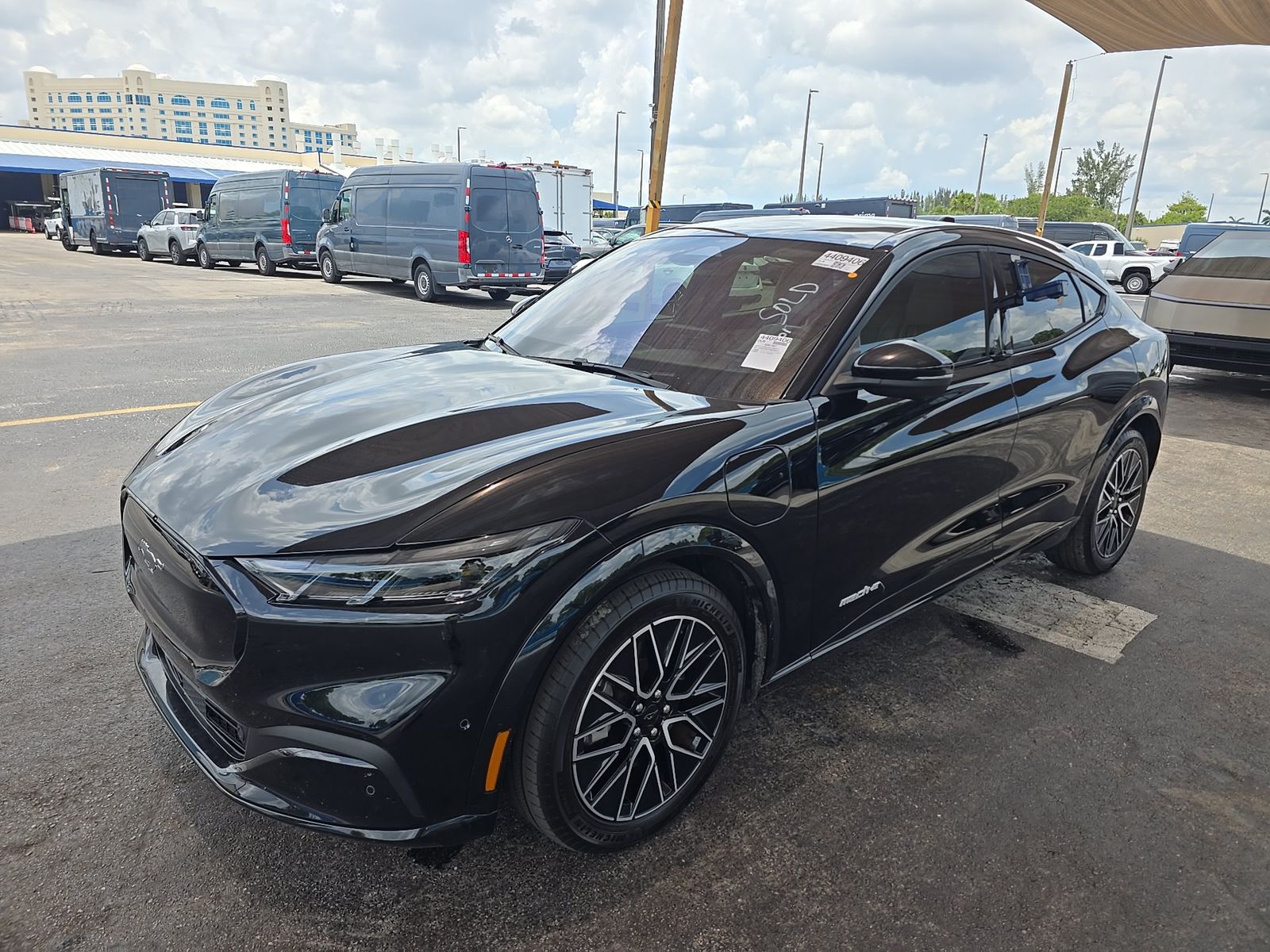 2024 FORD MUSTANG MACH-E Premium - 1