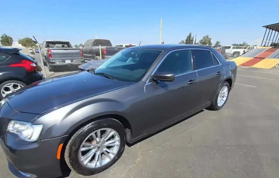 2019 CHRYSLER 300 TOURING L - 1