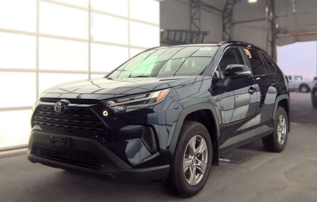 2023 TOYOTA RAV4 XLE - 1