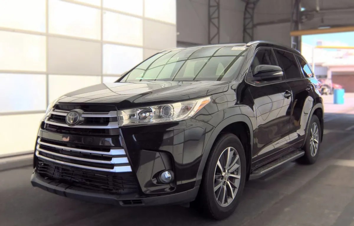 2017 TOYOTA HIGHLANDER XLE - 1